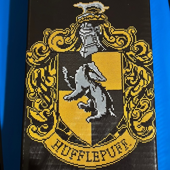 Camelot Dotz HUFFLEPUFF CREST Harry Potter complete Diamond Painting Kit NEW - Picture 1 of 11